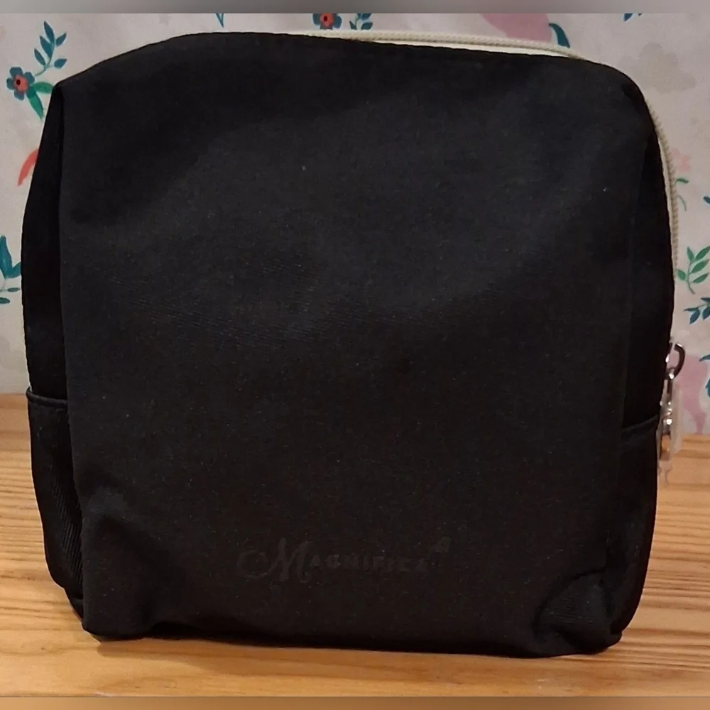 NWT Salvatore Ferragamo & Alitalia Magnifica Black Nylon Cosmetic Toiletry Pouch